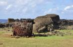Ruínas de um dos maiores Moais de Rapa Nui (ou Ilha de Páscoa), com mais de 9 metros de altura!